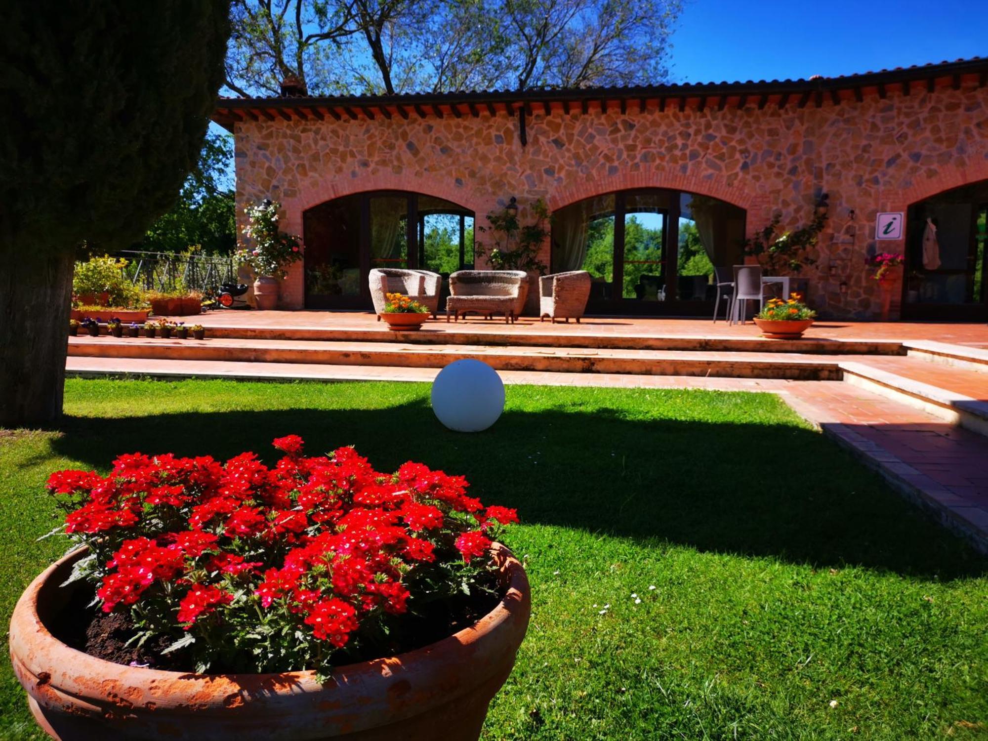 Agriturismo Podere S. Croce Saturnia Bagian luar foto